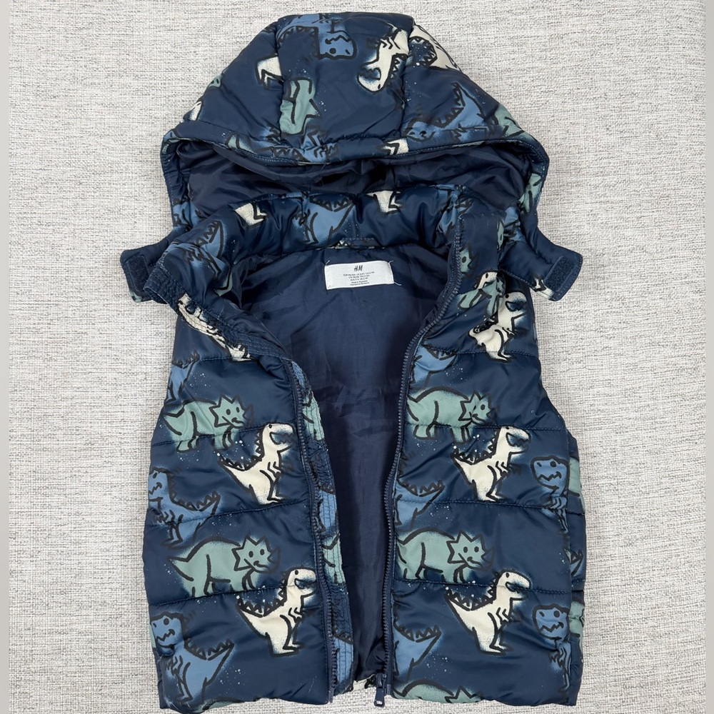 H&M Dinosaur Puffer Vest . Size 3T (98-104cm)